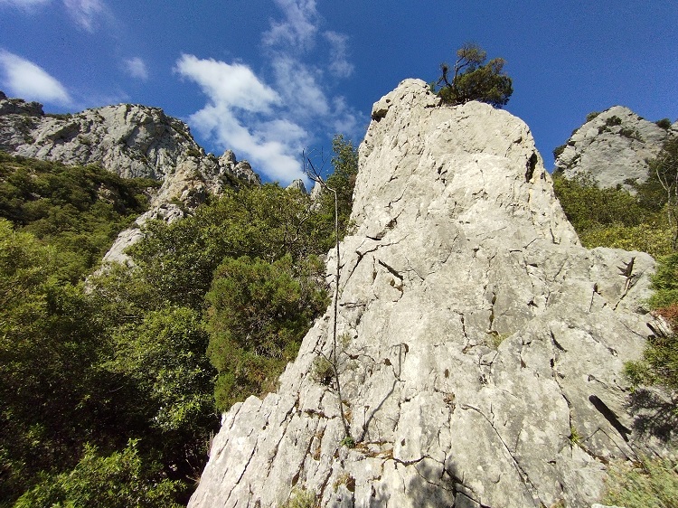 St Martin Lys, Rochers étonnants - 3