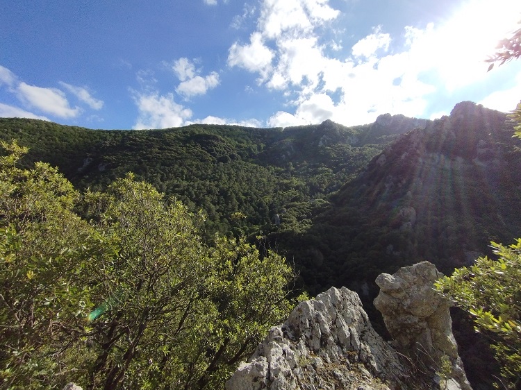 St Martin Lys, Rochers étonnants - 1