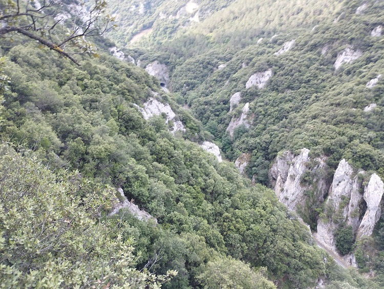 St Martin Lys, Vue vers le tunnel routier de St Martin -3