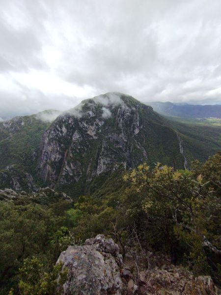 Au carrefour des 4 chemins : le Quirbajou dans les nuages