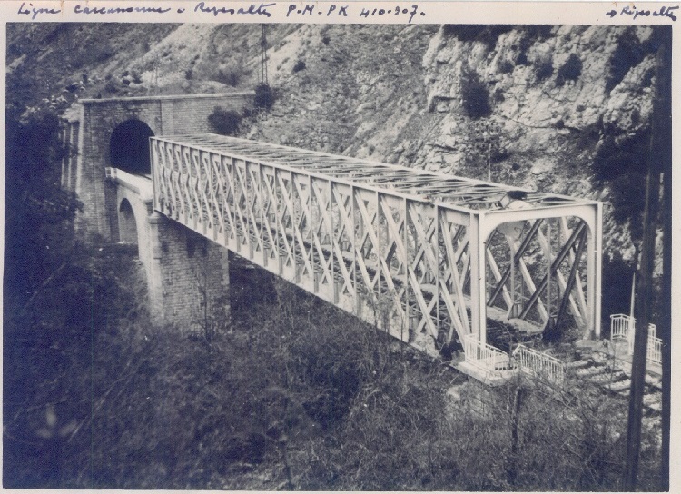 St Martin Lys, pont de fer du bourrec 1944 vue générale