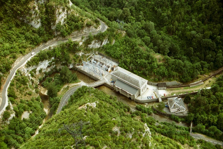 Usine hydroélectrique de Nentilla au bord de l'Aude
