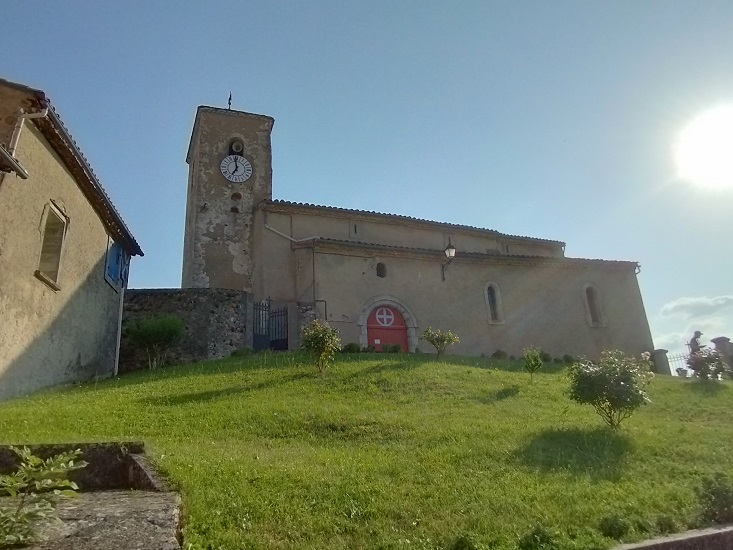 Bessède-de-Sault, église Saint Barthélémy vue du village