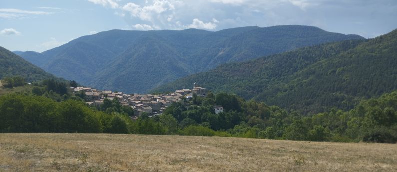 Bessède-de-Sault, Vues du village depuis la route du Clat