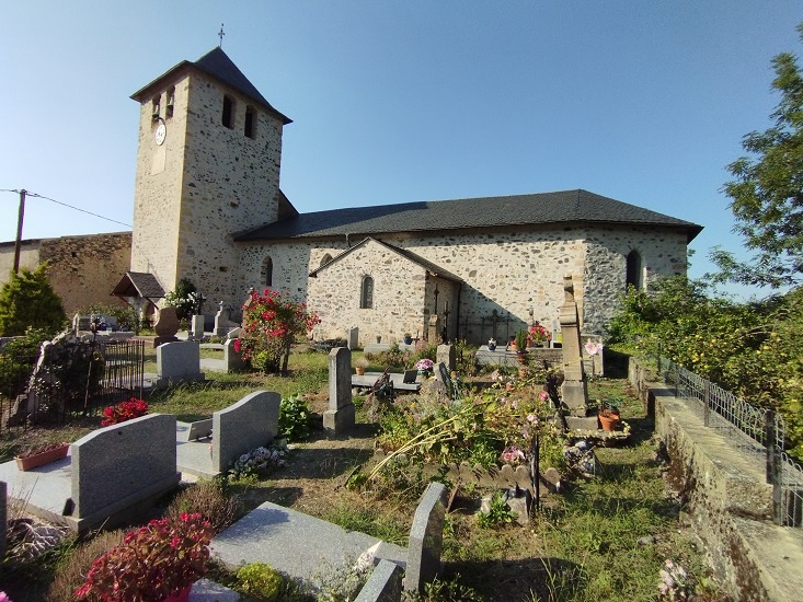 Mazuby, église depuis le cimetière