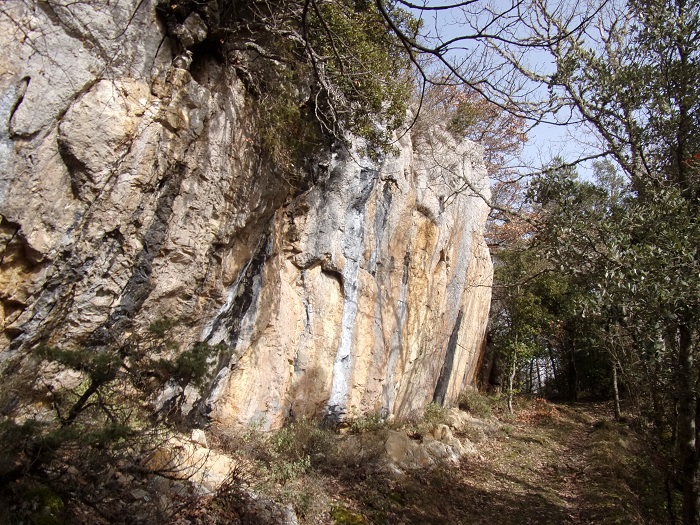 Sentier cathare, le Roc de la Bastounade