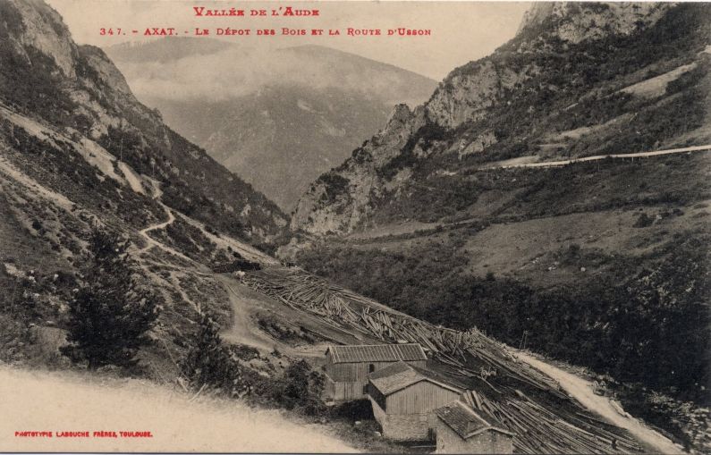 Dépot des bois près de la route d'Usson (sortie des gorges de saint Georges)