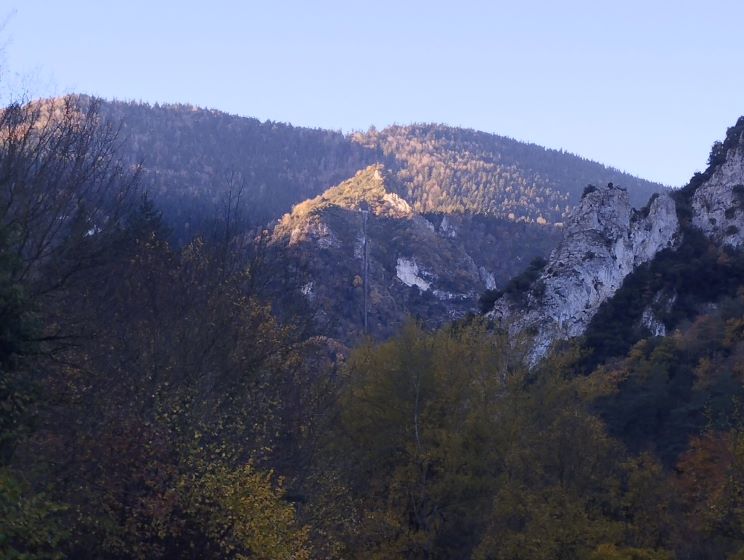 Gorges de St Gorges, vue de la prise d'eau de l'uine de Nantilla