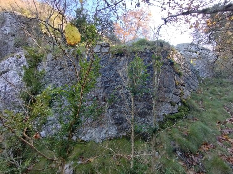 Petit pont encore plus haut sur la voie