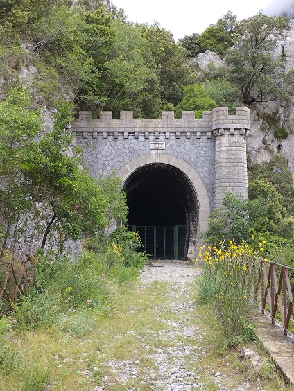 Entrée du tunnel de la Pierre-lys coté Cavirac