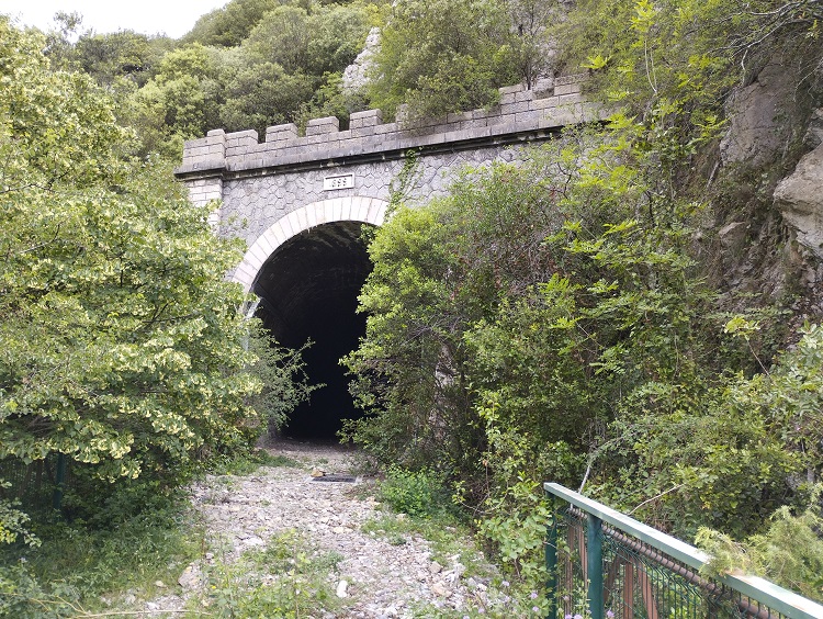 Entrée du tunnel de la Pierre-lys coté Saint Martin