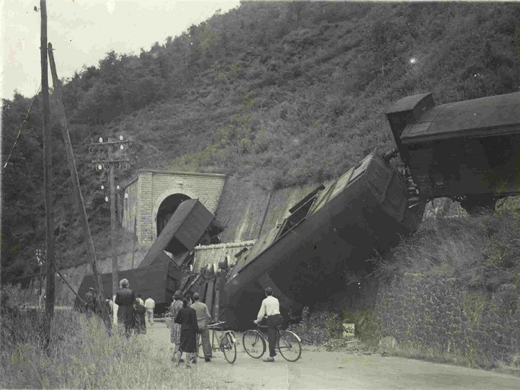 Quillan déraillement du train pendant la deuxième guerre mondiale à la Forge - Thierry Meynier