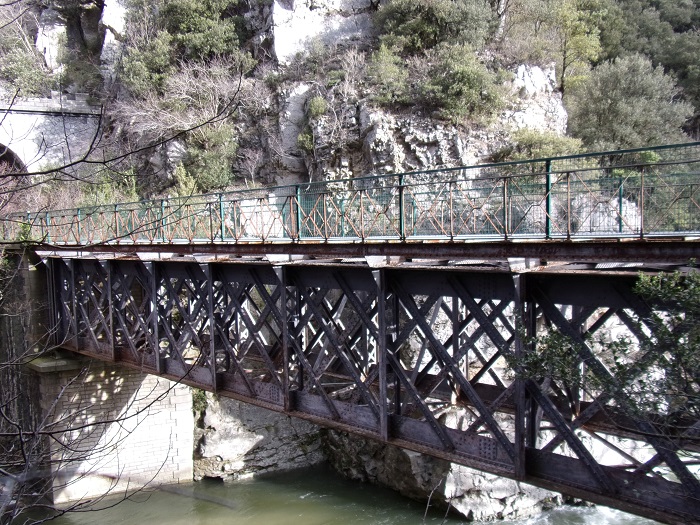 St martin lys - pont de fer précédant le tunnel de la Pierre Lys